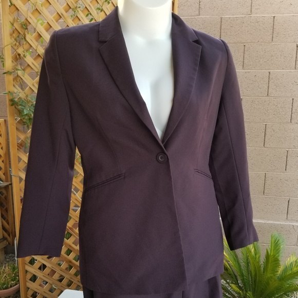Plum Suit (Blazer & skirt) (12) - Picture 2 of 5